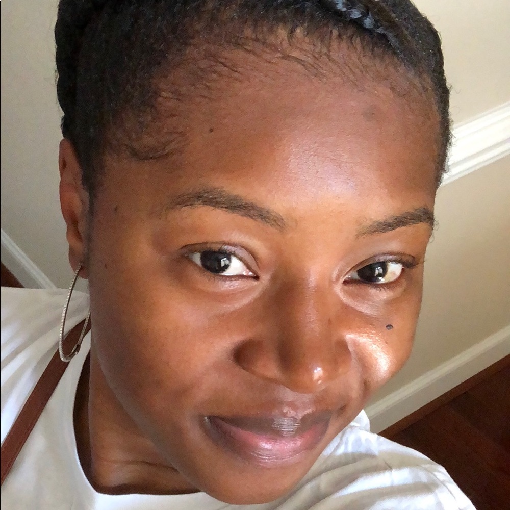 Meet your Posher, Nicole